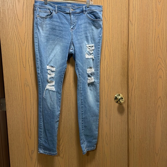Soho Legging Jeans - Picture 1 of 2